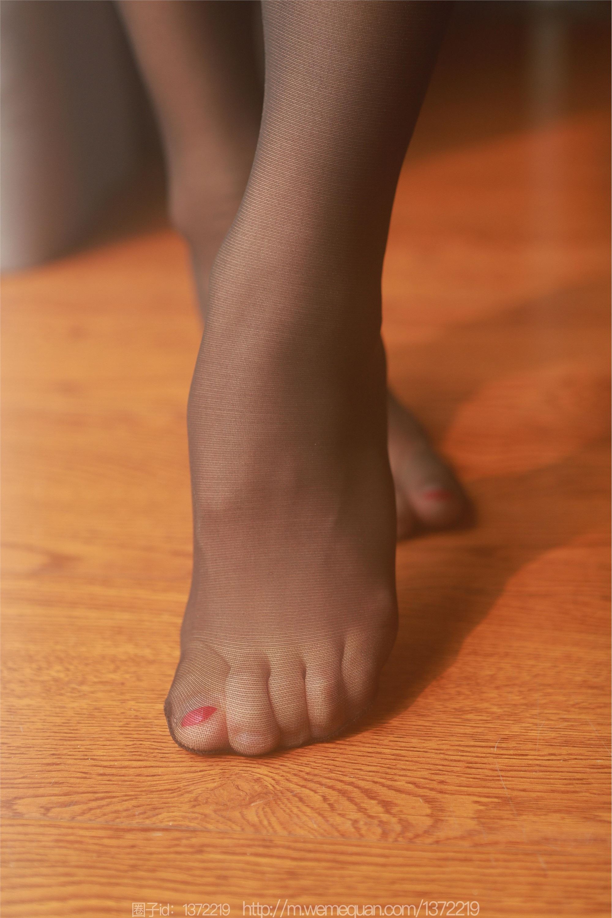 IESS异思趣向  2023.04.01 丝享家 1408 兔兔《火爆双吊带》